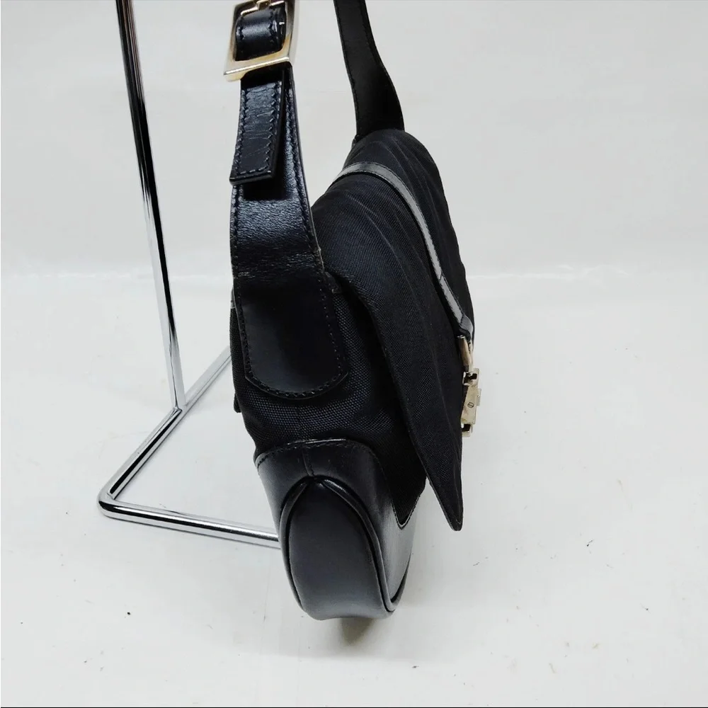 Gucci Jackie Black Shoulder Bag with Piston Lock EUC - Picture 4 of 17
